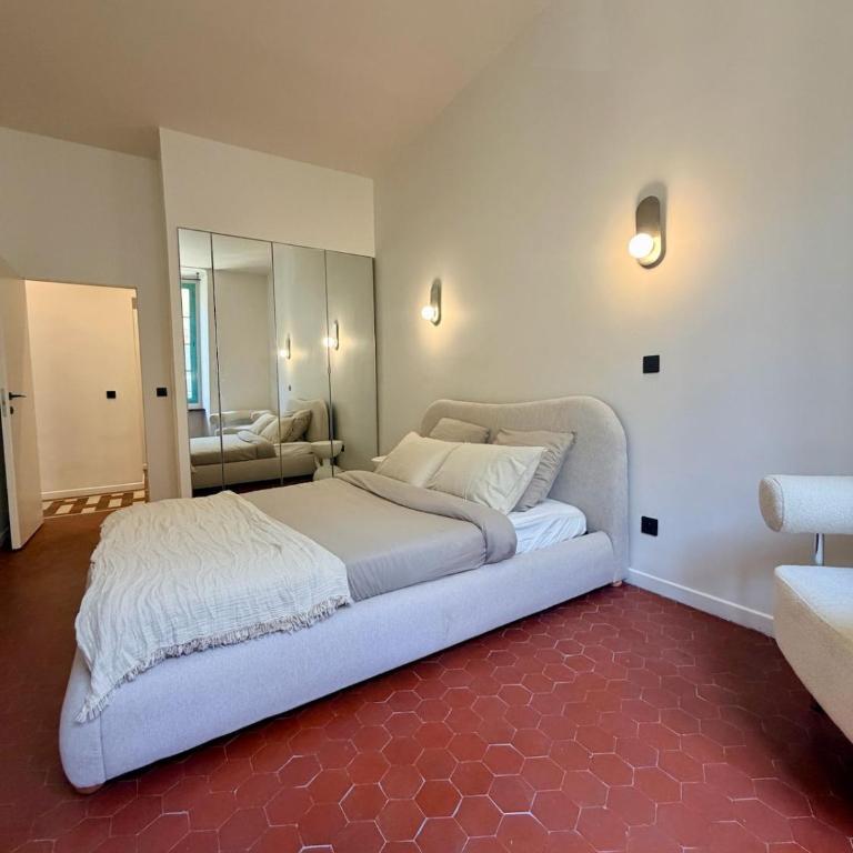 La Girelle - Bright and with a Balcony - Port of Nice - Appartement 2 Chambres - 6