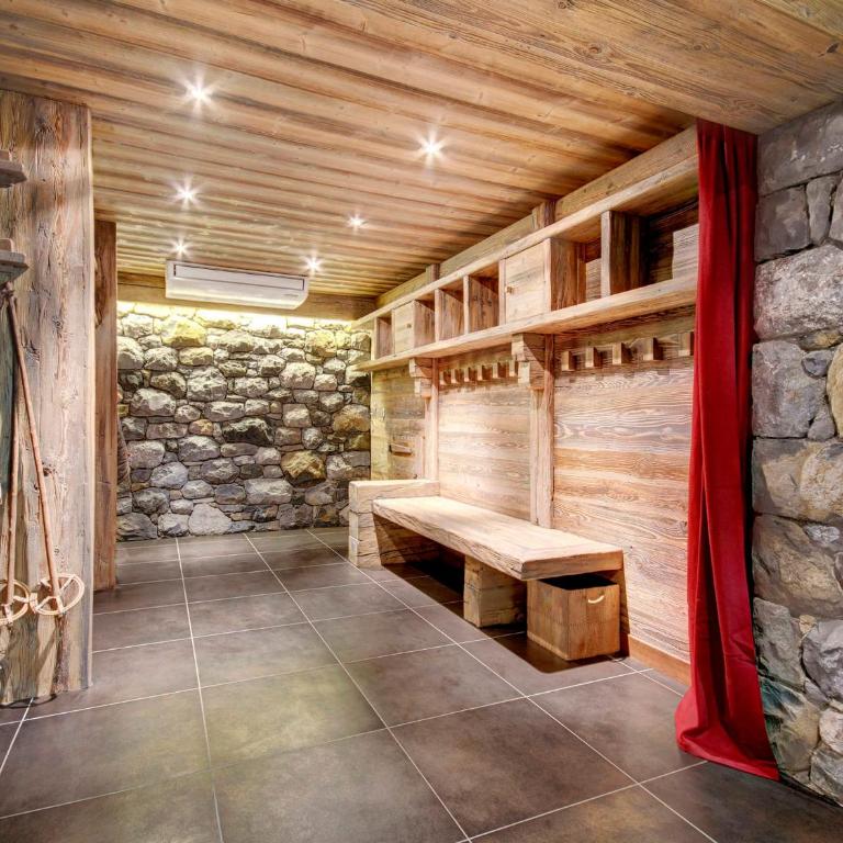 Chalet 5★, 9 pers., spa, cinéma, 4 chambres, navette 300 m - FR-1-304-310 - Chalet - 23
