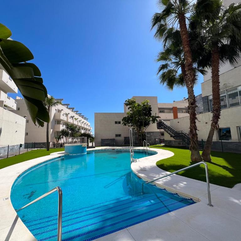 Apartamento familiar con vistas al mar, piscina en Mijas Costa - Apartamento de 2 dormitorios - 10