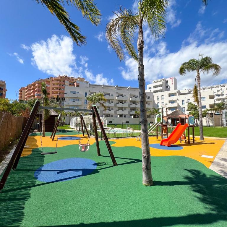 Apartamento familiar con vistas al mar, piscina en Mijas Costa - Apartamento de 2 dormitorios - 13