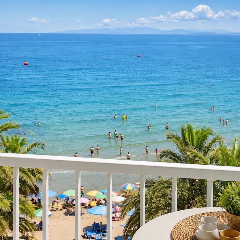Beachfront Salou apartment with sea view - Apartamento de 3 dormitorios - 23
