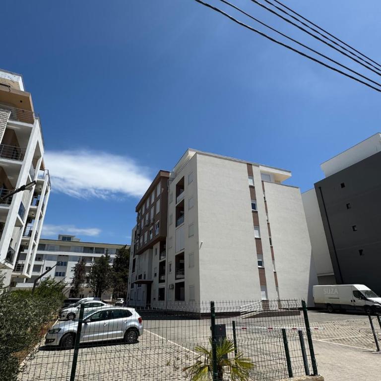 Renting Apartments Ulcinj - One-Bedroom Apartment - 1