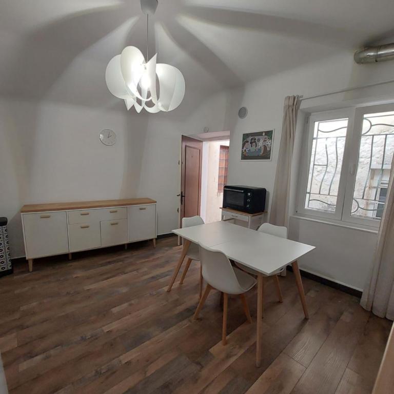 VIEILLE VILLE Appartement Rue Piétonne & Mer - One-Bedroom Apartment - 11