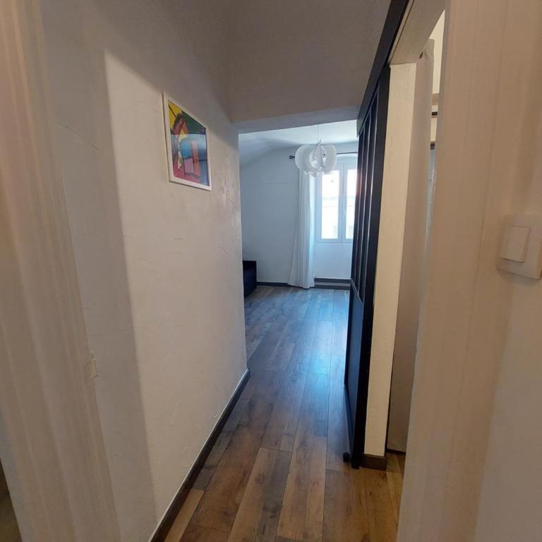 VIEILLE VILLE Appartement Rue Piétonne & Mer - One-Bedroom Apartment - 16