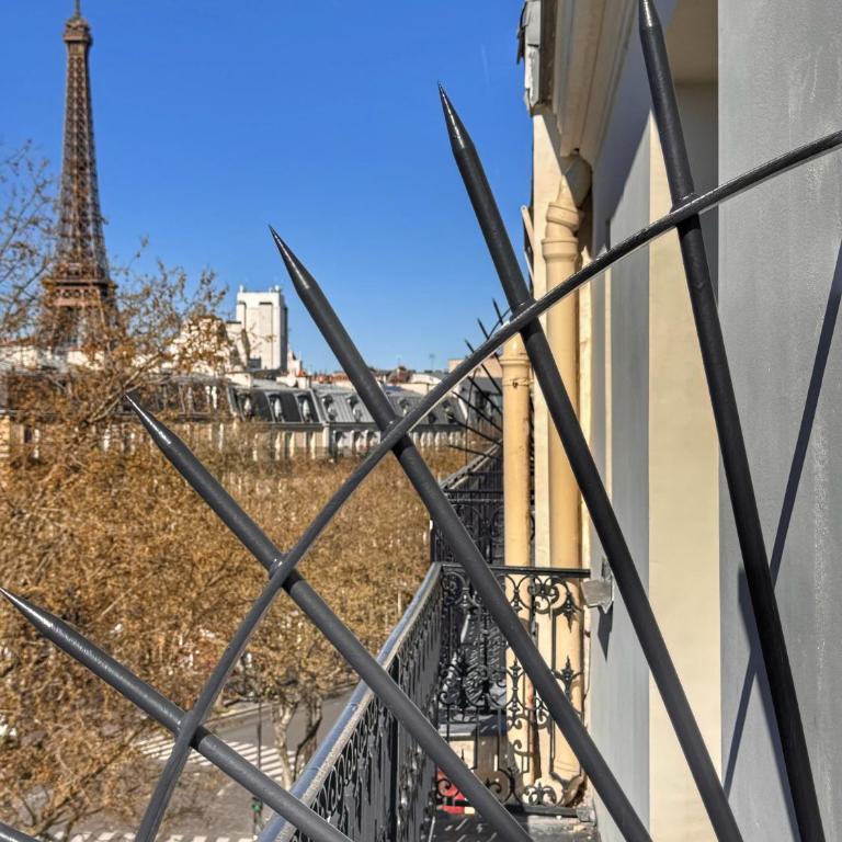 Eiffel Yard Hotel - Double or Twin Room - Eiffel Tower Side View with Balcony - 6