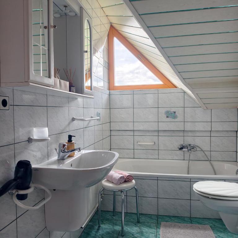 Gästehaus Maier Faaker See - Apartment mit 1 Schlafzimmer und Seeblick - 8
