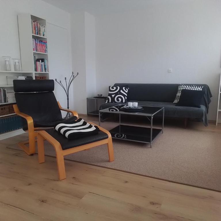 Freundliche Ferienwohnung mit großer Terasse - Apartment mit 2 Schlafzimmern - 1