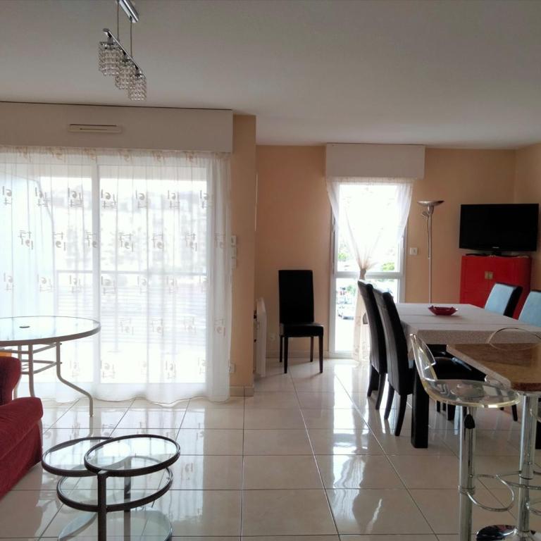 Duplex de Charme - Proche Plage, Port & Rues Piétonnes avec Parking Privé - FR-1-331-6 - Apartment (4 Adults) - 1