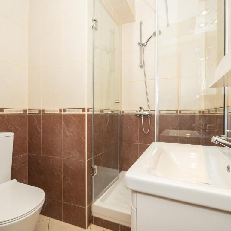 Apartmani Aleks - Trokrevetna Soba - 7