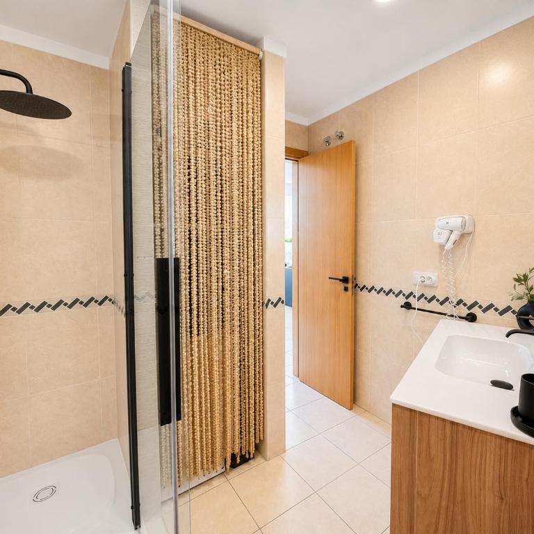 Ocean View - Deluxe One-Bedroom Apartment with Ocean View - 13