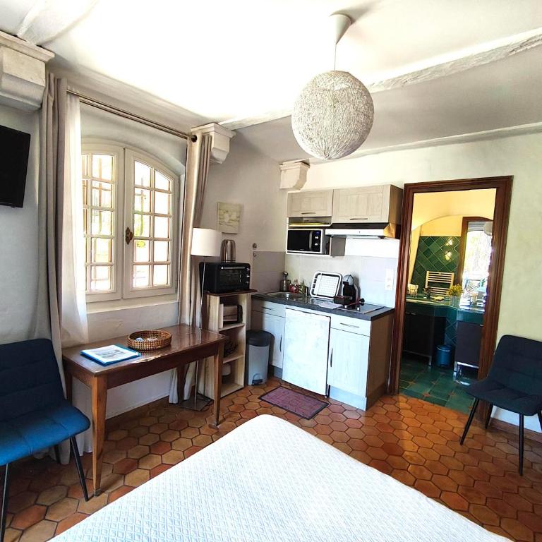 Les Bastidieres - Cap Brun - Studio Apartment - Turquoise - 10