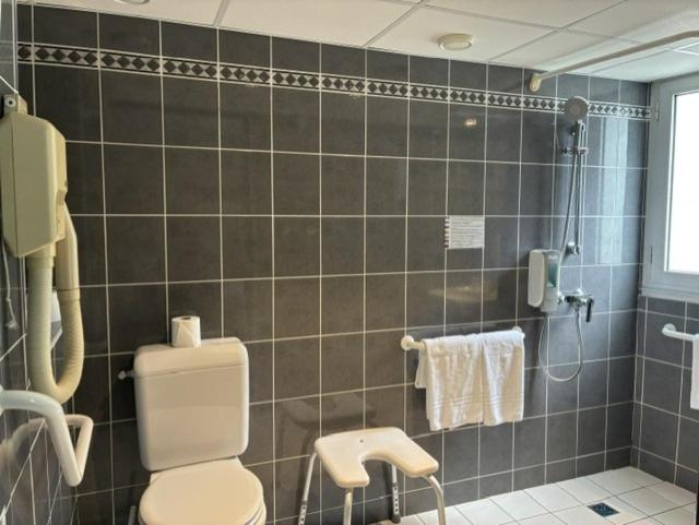 Hotel Saint Georges Lourdes - Chambre Classique - Accessible aux Personnes à Mobilité Réduite - 3