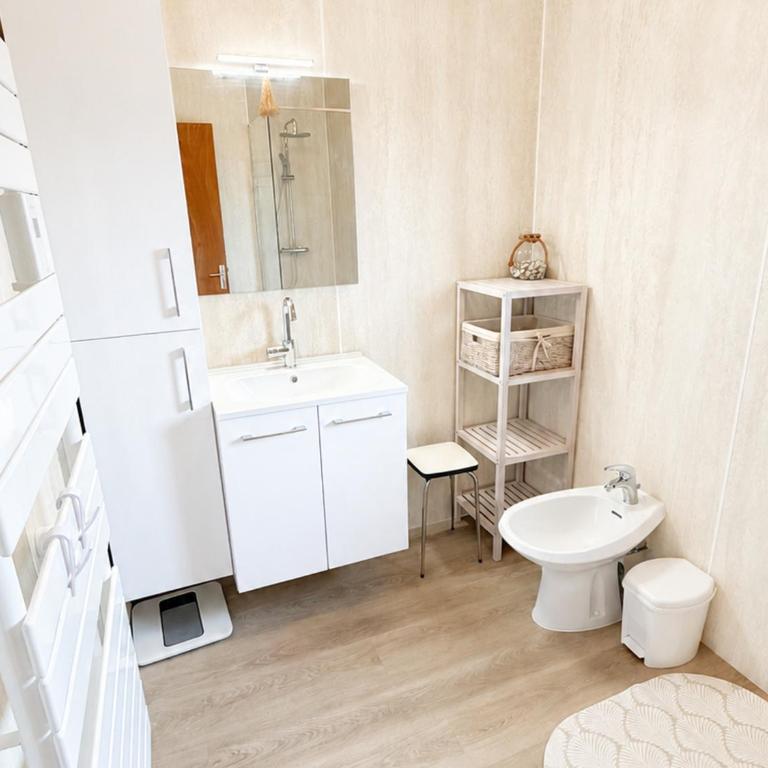 Villa avec jardin boisé, proche plage et commerces, La Tranche-sur-Mer - FR-1-22-307 - Maison de Vacances (6 Adultes) - 19