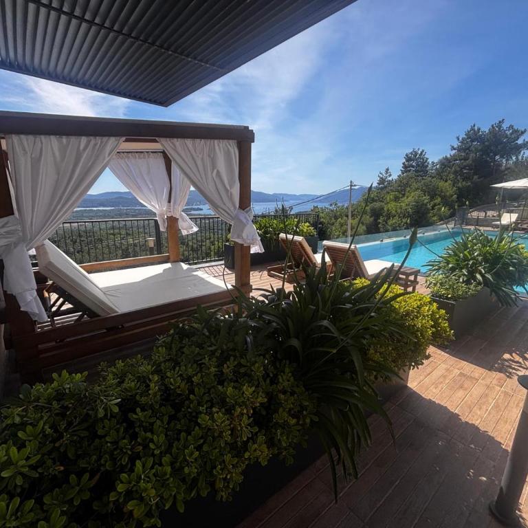 Bayview Hills Residences - King Suite with Sea View - 17