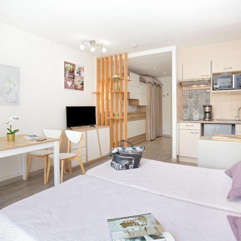 Studio Climatisé pour 3, Face Est, à 50m Plage et Proche Commerces - FR-1-466A-23 - Studio - 1
