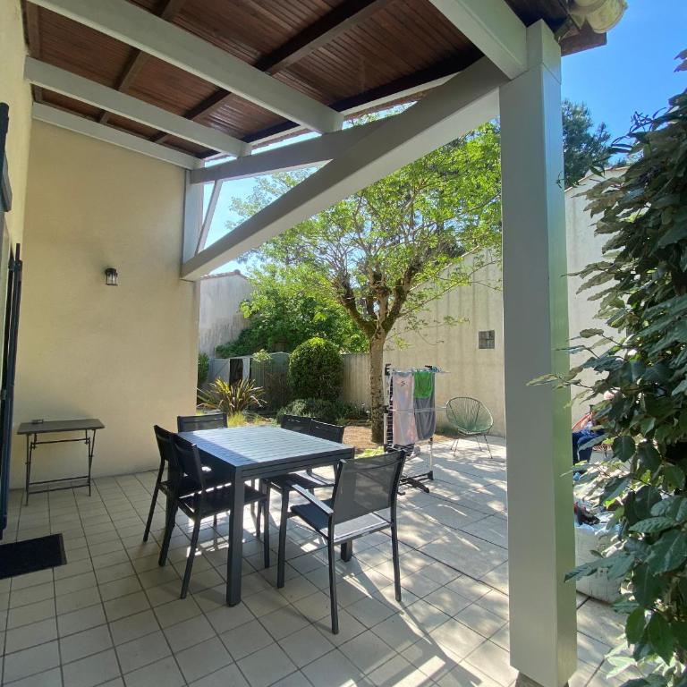 Maison familiale à La Tranche-sur-Mer, proche plage, terrasse, parking - FR-1-22-374 - Casa - 17