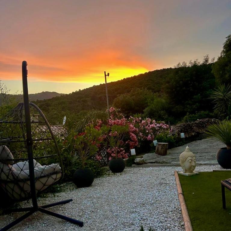 Petit Havre de Paix avec Jacuzzi Luxe & Jardin Privatif Zen - Doppelzimmer mit Bergblick - 21