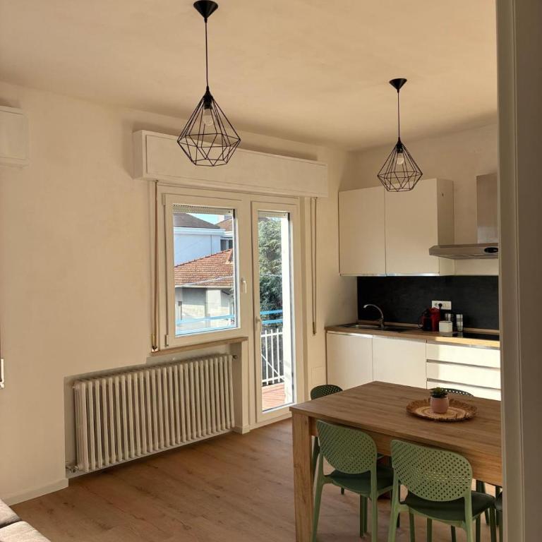 LatinaStreet Apartament - Three-Bedroom Standard Apartment - 3