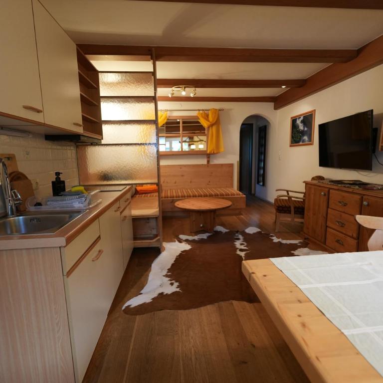 Apartmentpension Hillebrand - One-Bedroom Apartment with Balcony and Mountain View - 4