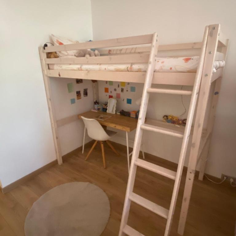 Grand 3p pieces au calme dans residence avec piscine, restaurant, tennis, climatisation - Appartement 2 Chambres - 13