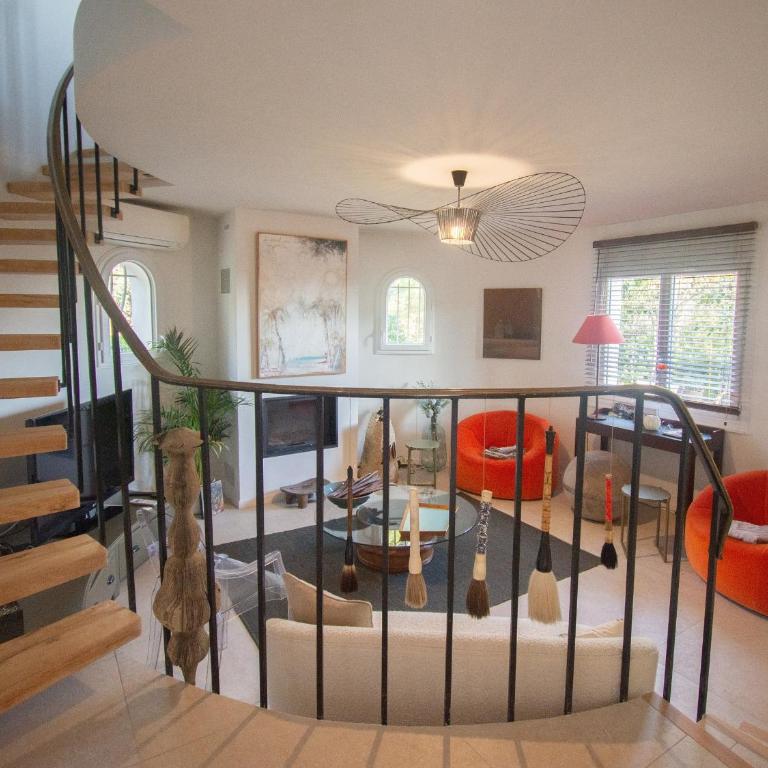 Carqueiranne: Villa de Charme avec Piscine, Vue Mer, pour 8 Personnes - Maison 4 Chambres - 14