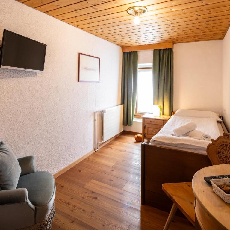 Hotel Alpina - Einzelzimmer mit Gemeinschafts-WC - 3