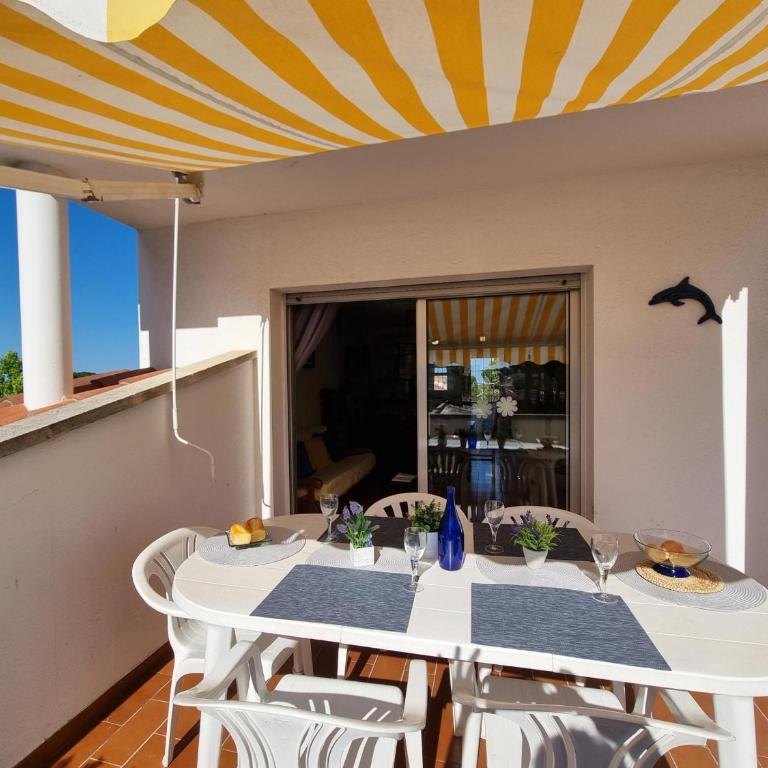 Apartamento de 3 habitaciones con terraza cerca de la playa - HISP-236-75 - Apartment - 3