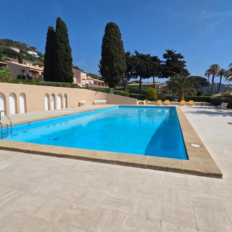 Appartement 3 pièces avec terrasse dans résidence privée à Sainte-Maxime - FR-1-780-33 - Apartamento - 20
