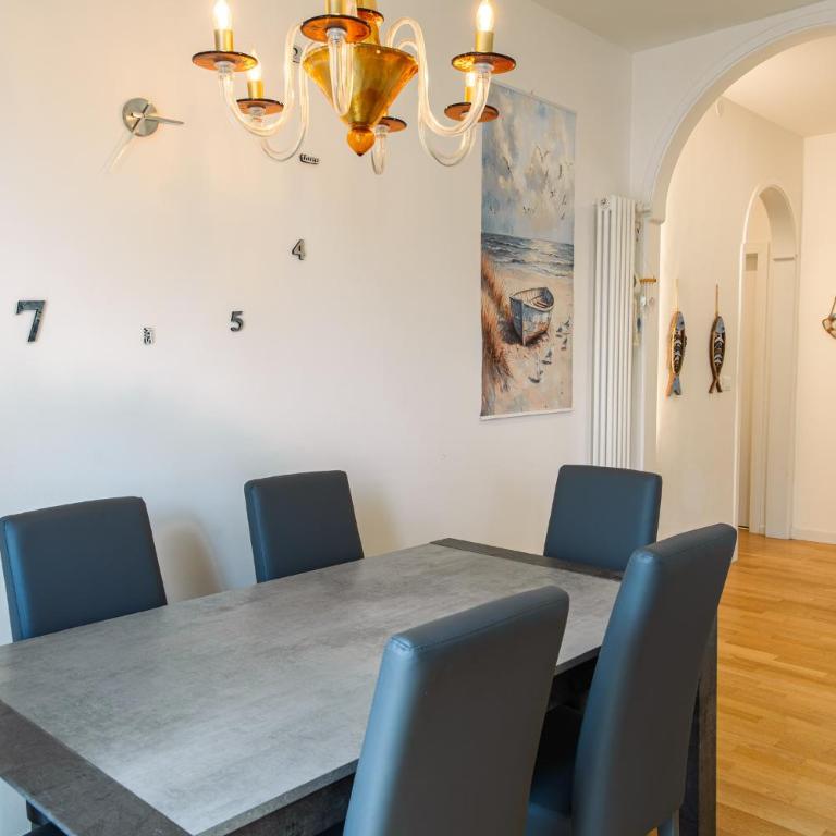 Raro alloggio, 120mq, 150mt dal mare, garage - Appartamento con 3 Camere da Letto - 5