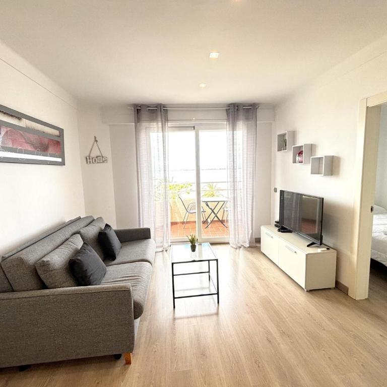Apartamento renovado en la playa con aire acondicionado y balcón en Roses - HISP-312-34 - Apartamento - 4
