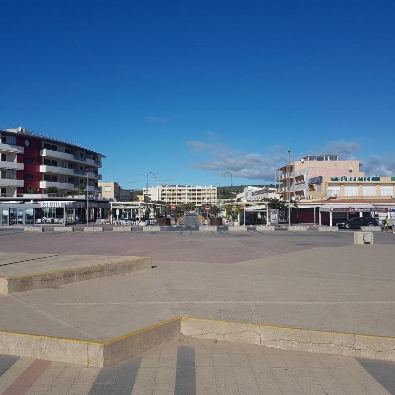 Villa 7 pers, Narbonne Plage à 400m, 3 ch, terrasses, parking, proche commerces et loisirs - FR-1-795-44 - Villa - 9