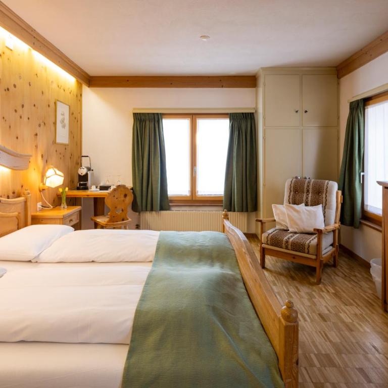 Hotel Alpina - Superior Dreibettzimmer - 4