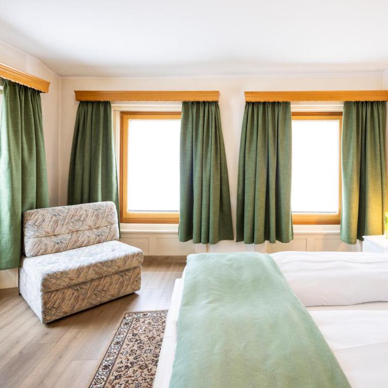 Hotel Alpina - Superior Dreibettzimmer - 3
