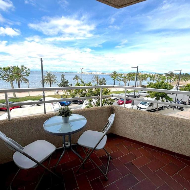 Apartamento renovado en primera línea de playa en Roses, aire acondicionado y ascensor - HISP-312-21 - Apartment - 9