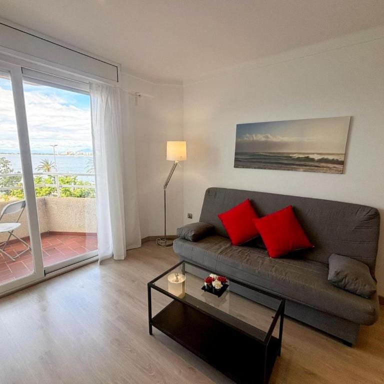 Apartamento renovado en primera línea de playa en Roses, aire acondicionado y ascensor - HISP-312-21 - Apartment - 23