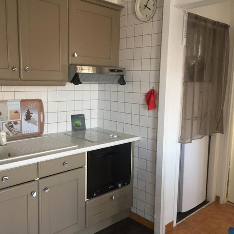 Appartement sur la plage pour 4 personnes avec parking - FR-1-837-5 - Appartement - 12