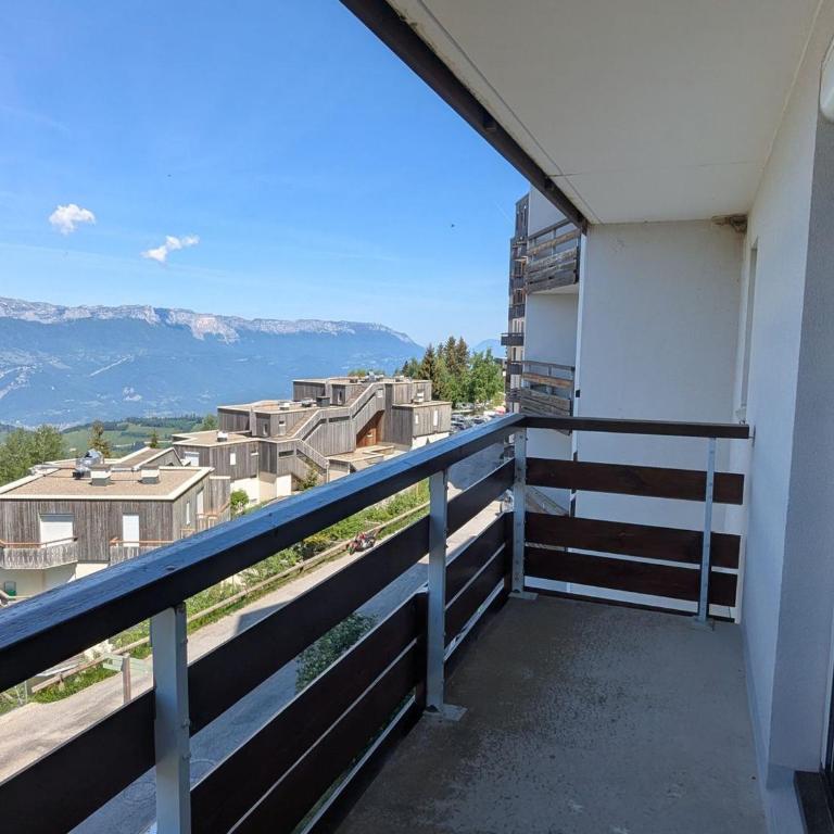 Appartement 3 pièces au pied des pistes avec balcon et coin cuisine - Appartement 2 Chambres - 12