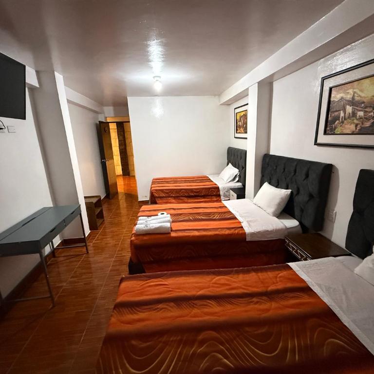 Hostal Mónaco - Triple Room - 1