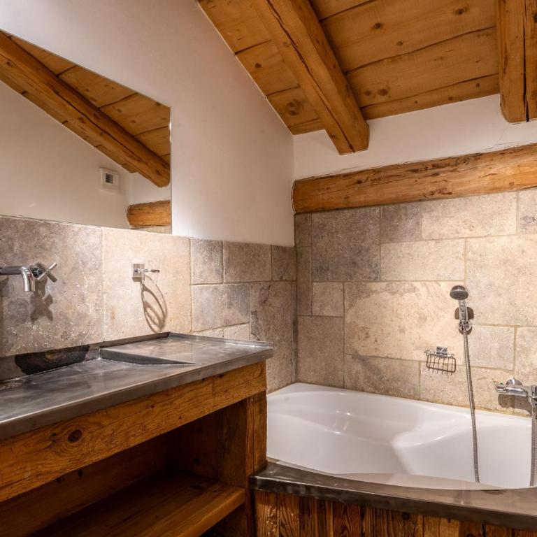 Chalet traditionnel 5 chambres, 10 pers, parking, terrasse, proche La Balme - FR-1-459-210 - Chalet - 15