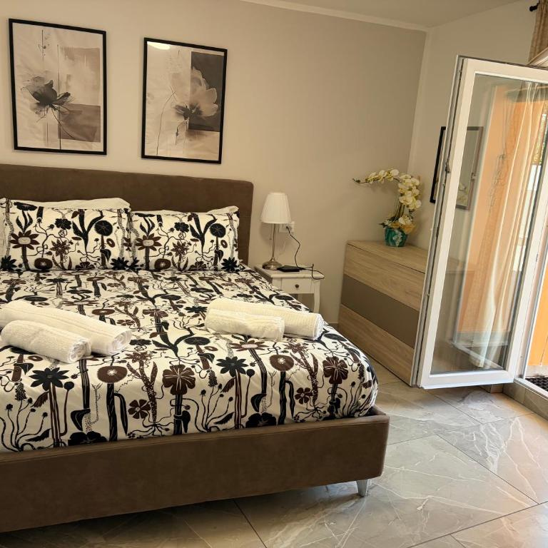 Casa Hanna Garden - Appartamento con 2 Camere da Letto e Terrazza - 5