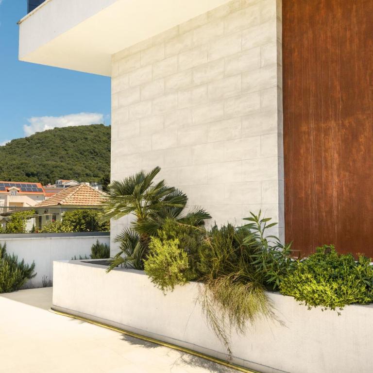 Luxury 2BR Apartment with Terrace & Parking near Porto Montenegro - Apartman sa 2 Spavaće Sobe - 15