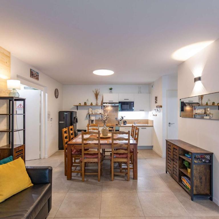 Appartement T3, terrasse, parking, animaux acceptés, proche télécabine et centre de Cauterets - FR-1-401-305 - Apartment - 2