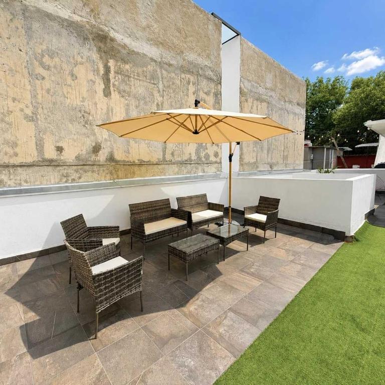 Spacious 4BR Home with 5 Beds - Five-Bedroom House - 60