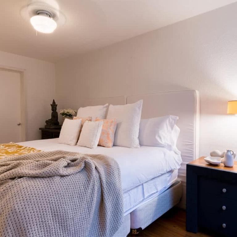 Location- Design & Comfort Fully equipped - One-Bedroom Apartment - 12