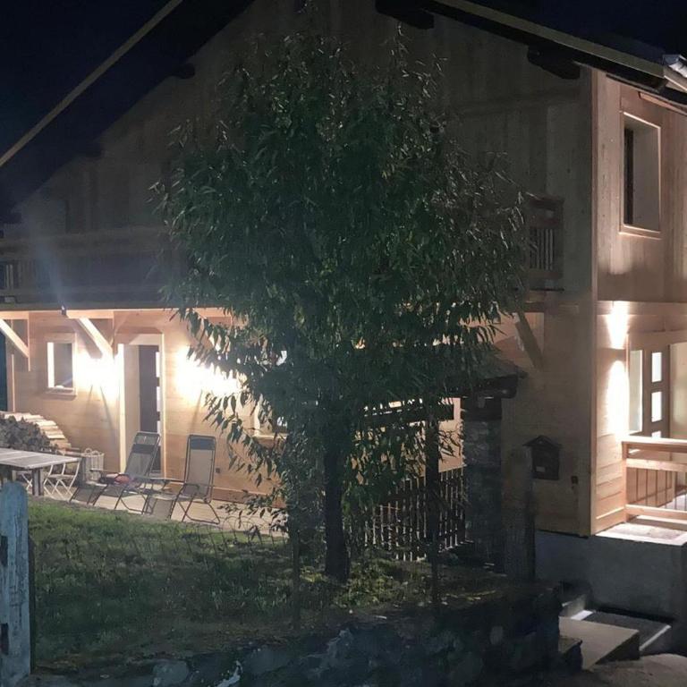 Chalet rénové et calme avec cheminée et parking couvert - FR-1-688-17 - Chalet - 18