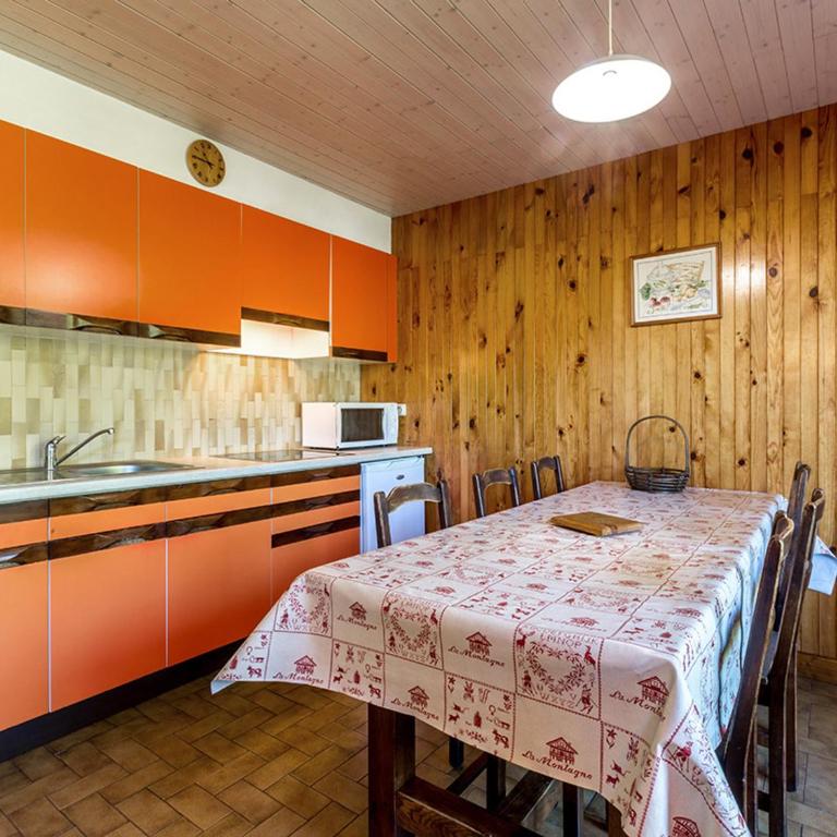 Rez de chalet calme avec terrasse - 2 chambres, proche pistes à La Clusaz - FR-1-437-10 - Appartement (6 Adultes) - 11