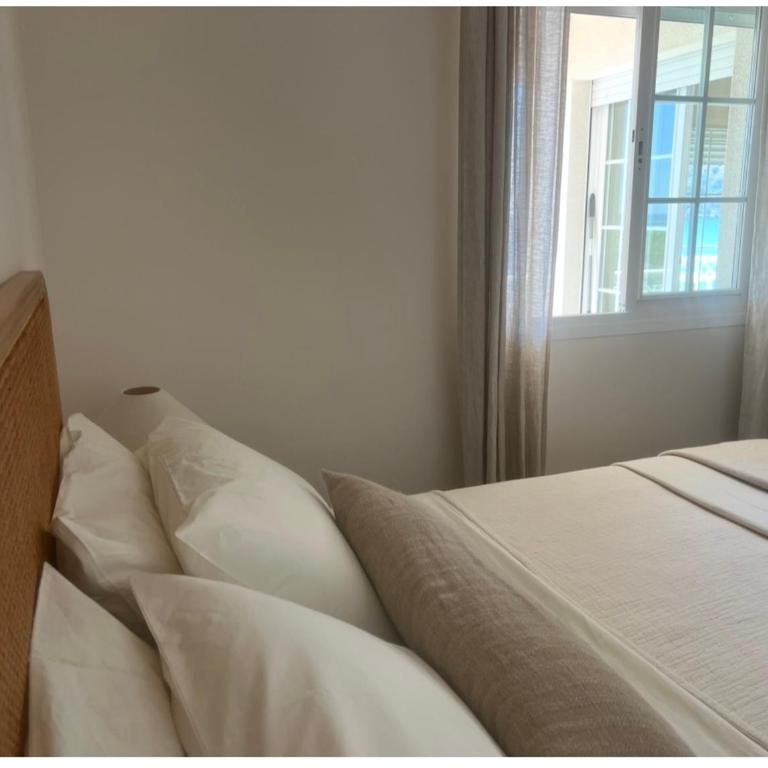 Apartamento LH Beach frente al mar - One-Bedroom Apartment with Balcony and Sea View - 11