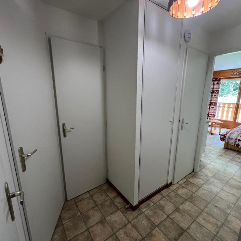 Appartement cosy 2 chambres avec balcon sud/est, parking, garage - 6 personnes - FR-1-198-140 - Apartment (6 Adults) - 6