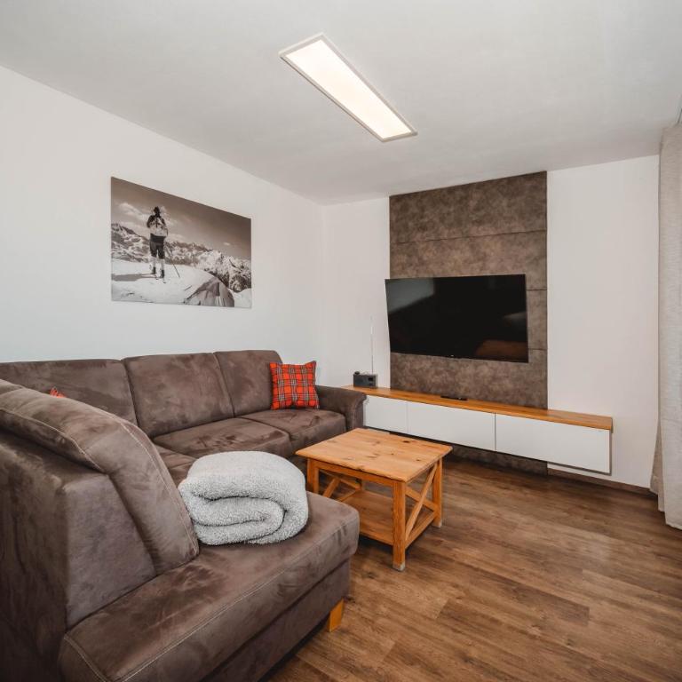 Gern Mountain Living Ferienhaus Deutschmann - Apartment mit Terrasse - 8