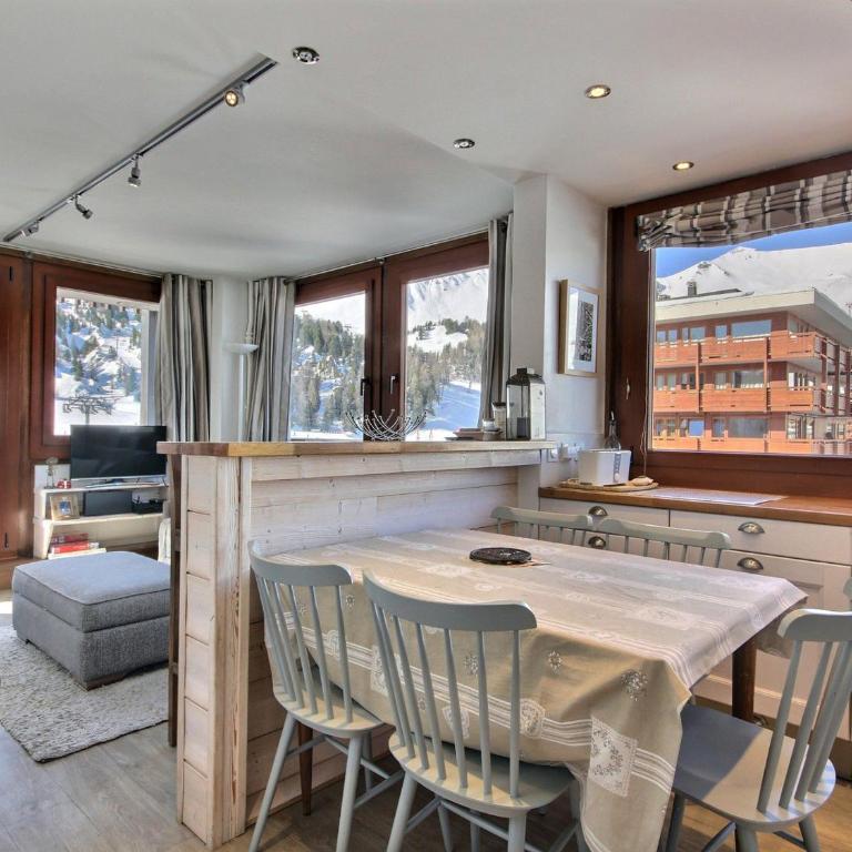 Appartement rénové 64m², 6 pers, balcon, accès Wi-Fi, pistes - Appartement 1 Chambre - 12